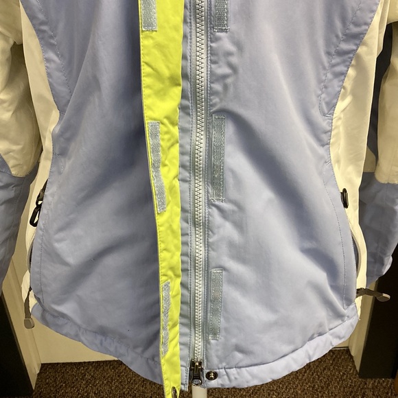 The North Face Women’s Jacket Waterproof HyVent size Medium GREAT condition - Picture 11 of 16